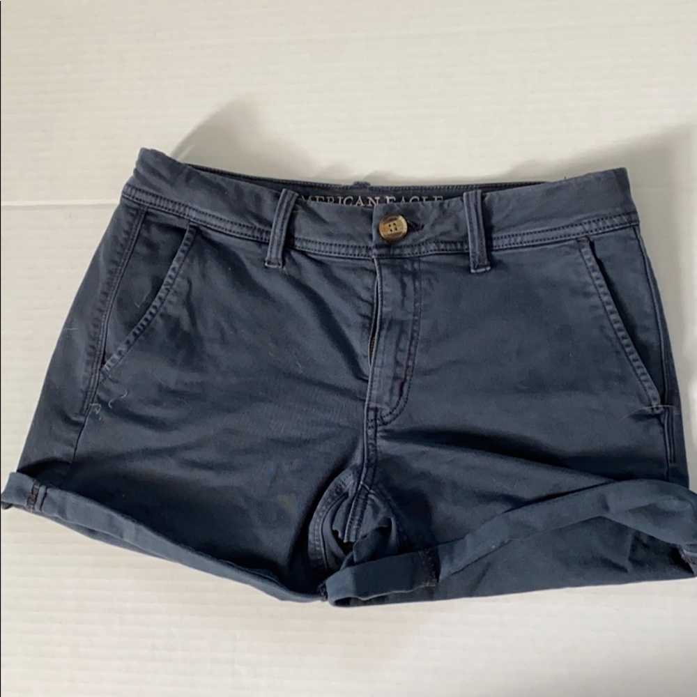 American Eagle KHAKI MIDI SHORT